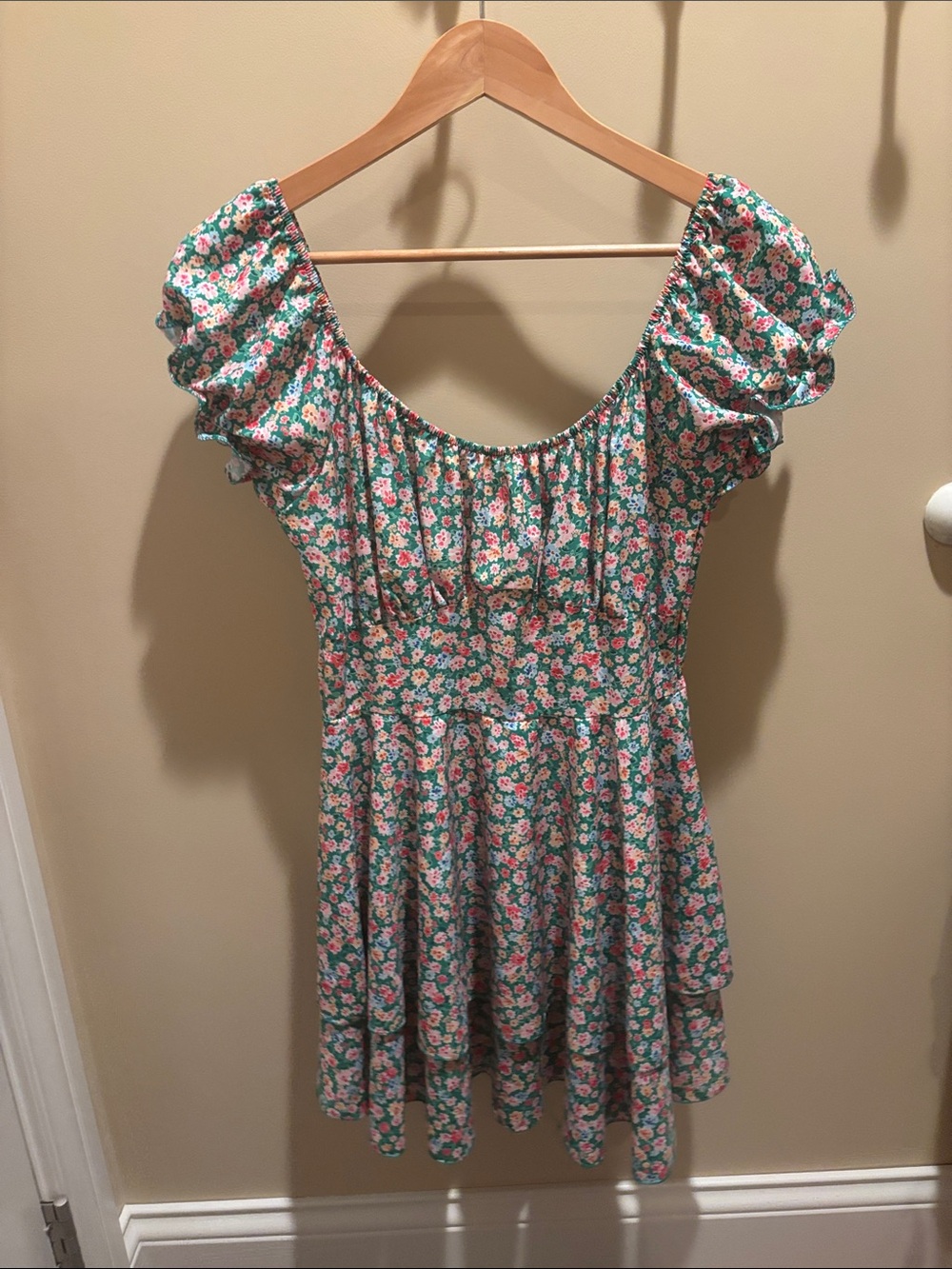Green Floral Puff-Sleeve Mini Dress
